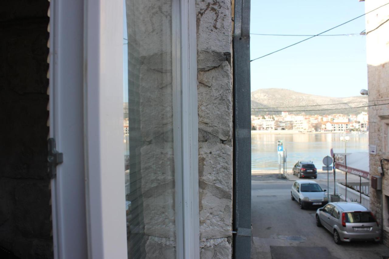 Lira - Trogir