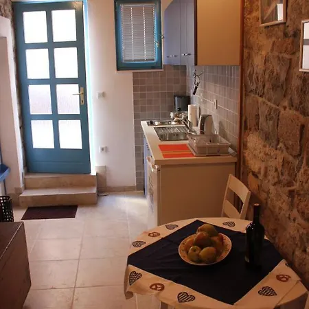Lira - Studio Apartment Trogir Exterior photo